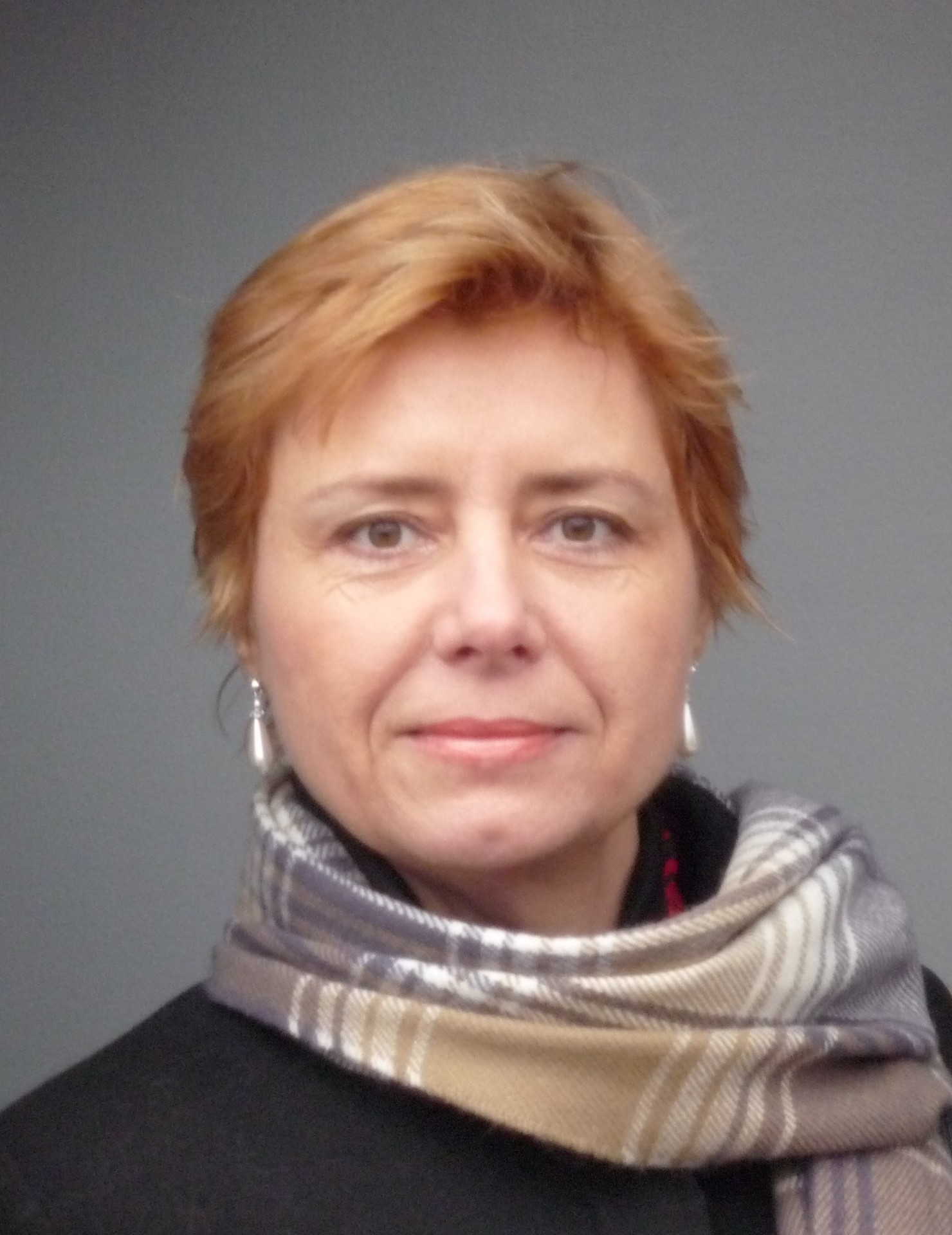 DANA HOLENDOVÁ